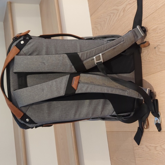 Peak Design V1 20L every day backpack - Picture 4 of 11